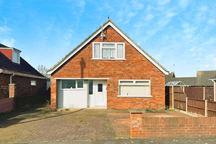 3 Bedroom Bungalow For Sale In Ellwood Avenue, Stanground, Peterborough, PE2