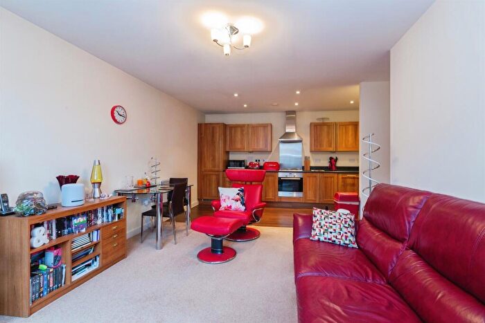 2 Bedroom Apartment For Sale In Viridian Square, Aylesbury, HP21