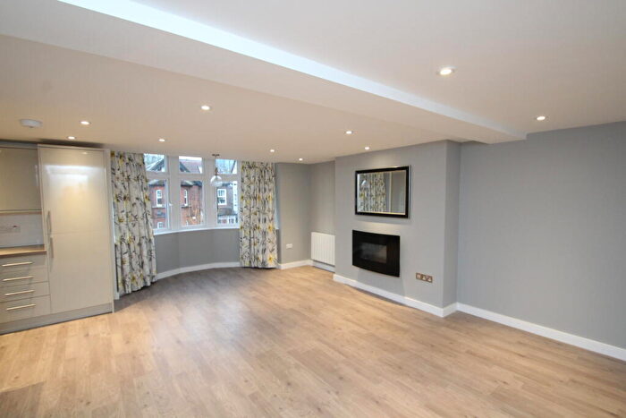 2 Bedroom Flat To Rent In Chatsworth Road, Croydon, CR0