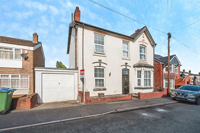 3 Bedroom Detached House For Sale In Dingle Street, Oldbury, B69