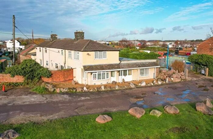 2 Bedroom Detached House To Rent In Canal Bank, Loughborough, Leicestershire, LE11