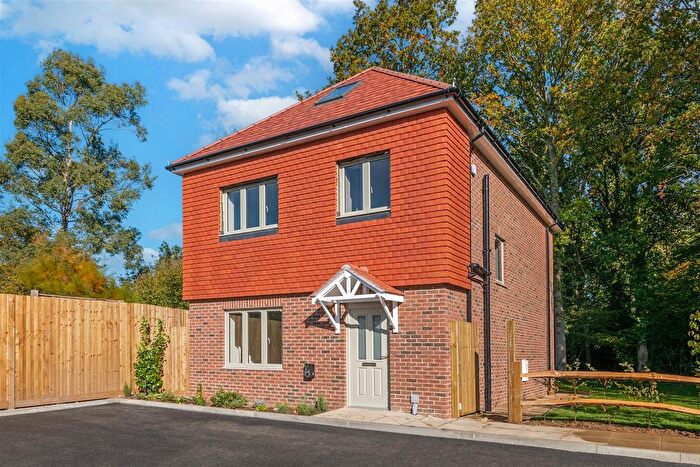 4 Bedroom Detached House For Sale In - Weatherhill Road, Smallfield, Horley, RH6