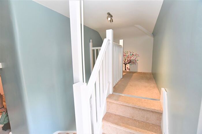 1 Bedroom Flat To Rent In Rowney Gardens, Dagenham, RM9