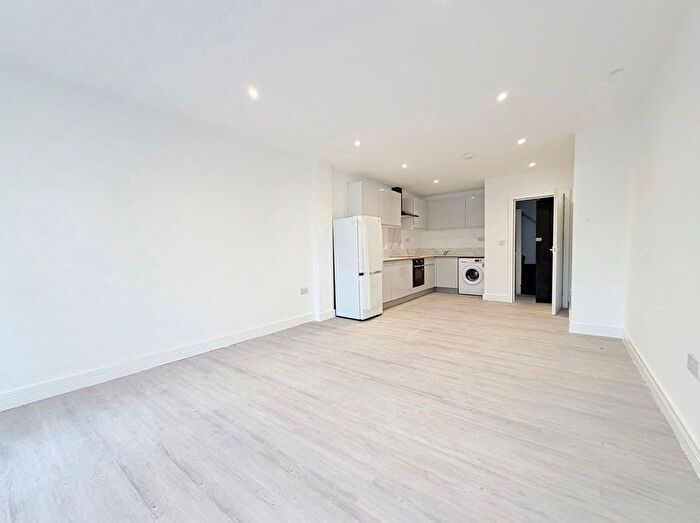 3 Bedroom Flat To Rent In Matrix Court, Queensway, Enfield, EN3