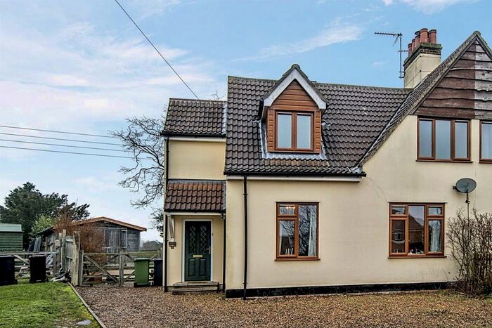 3 Bedroom Semi-Detached House For Sale In Trunch Road, Swafield, North Walsham, NR28