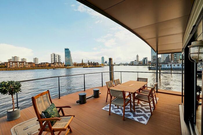 2 Bedroom Houseboat To Rent In Cheyne Walk, Chelsea, SW10