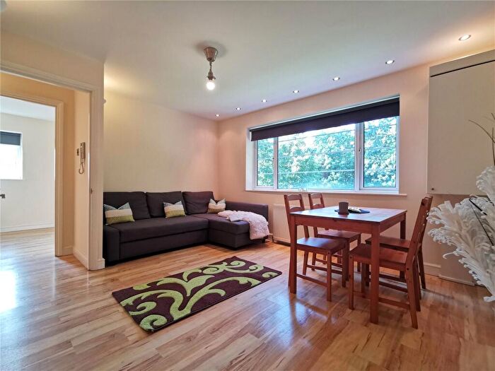2 Bedroom Apartment To Rent In Wembley Hill Road, Wembley, HA9