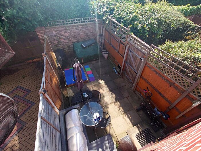 1 Bedroom End Of Terrace House For Sale In Rodmell Close, Hayes, Greater London, UB4