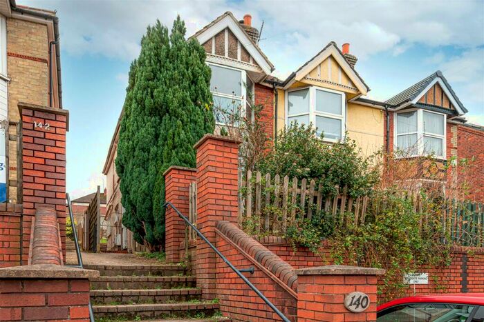 4 Bedroom Semi-Detached House To Rent In Hughenden Road, High Wycombe, HP13