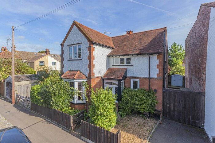 3 Bedroom Detached House To Rent In College Road, St. Albans, Hertfordshire AL1