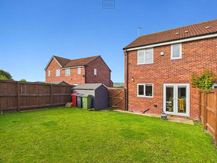 3 Bedroom End Of Terrace House For Sale In Peregrine Way, Tibshelf, DE55
