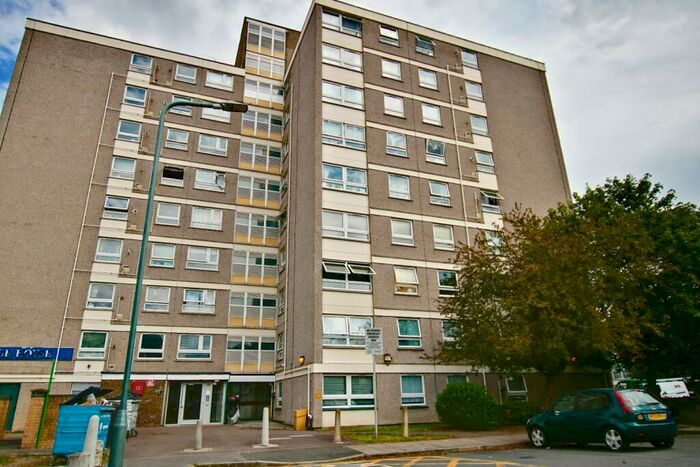 Studio To Rent In Sun Court, Erith, Kent, DA8