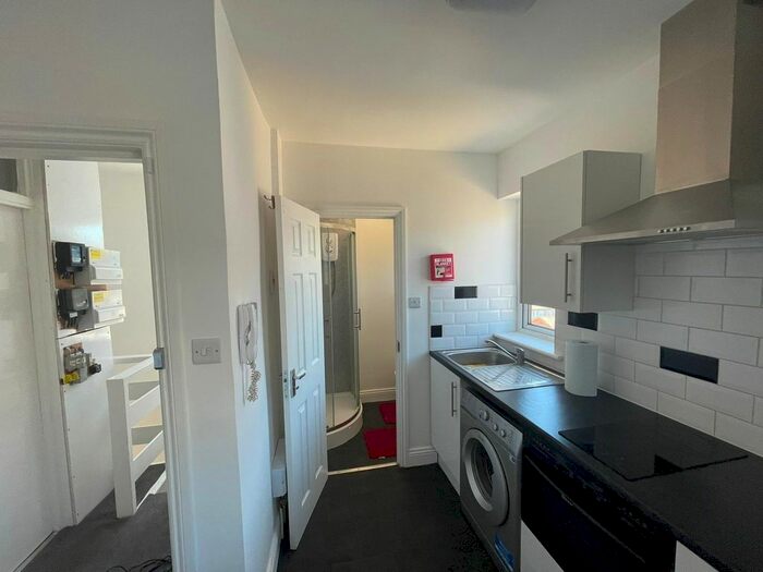 Studio To Rent In Nottingham Road, London, E10