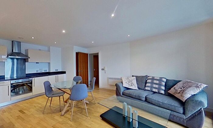 1 Bedroom Flat To Rent In Gotts Road, Leeds, LS12