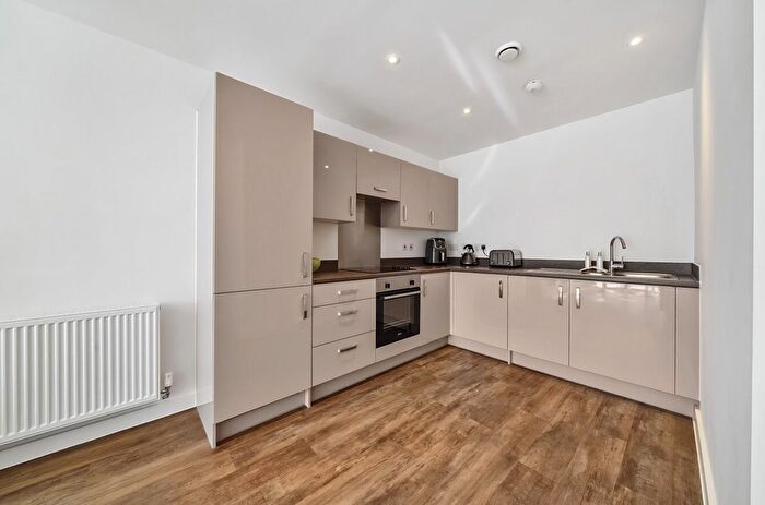1 Bedroom Flat For Sale In Eastern Avenue, Western Cross, Ebbsfleet Valley, DA10