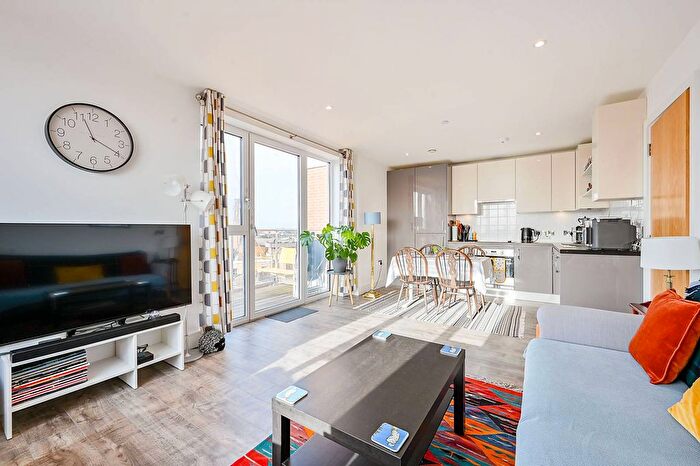 1 Bedroom Flat For Sale In Hoopers Mews, Acton, London, W3