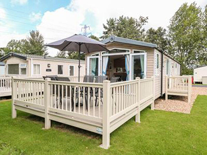 3 Bedroom Caravan For Sale In Three Bed Swift Bordeaux, Caldecott Hall Country Park, Beccles Road, Fritton, Norfolk, NR31