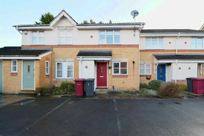 2 Bedroom Terraced House To Rent In Denbeigh Place, Reading, Berkshire, RG1