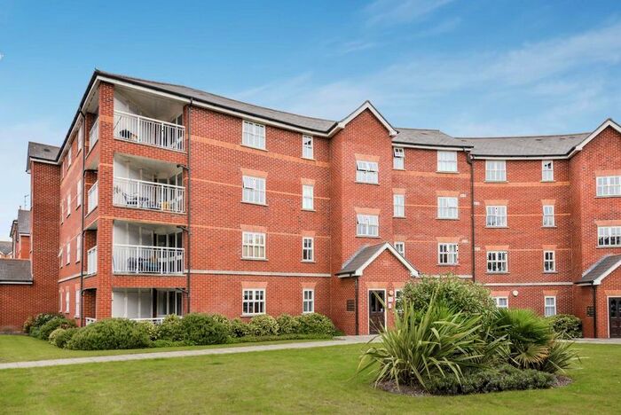 2 Bedroom Flat To Rent In Macmillan Way, London, SW17