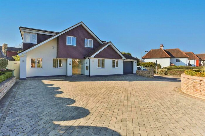 4 Bedroom Detached House To Rent In Sandy Lane, Sutton, Surrey, SM2