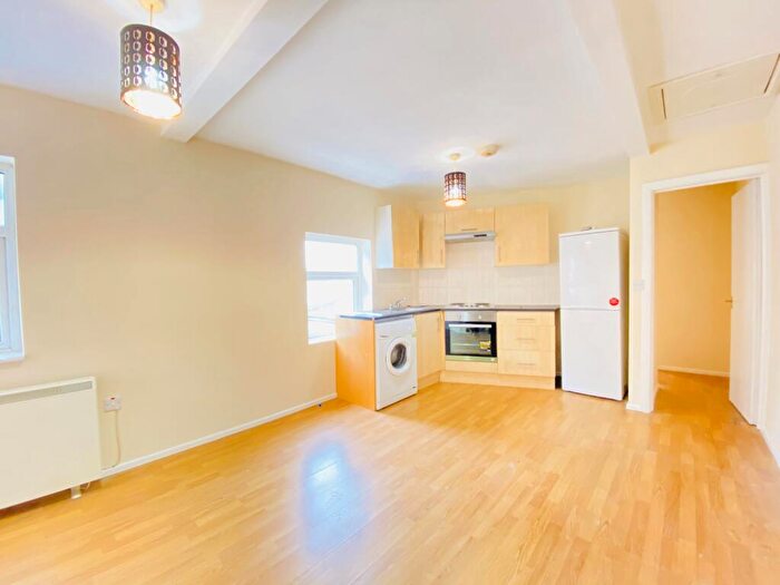 1 Bedroom Flat To Rent In Lower Addiscombe Road, Croydon, CR0