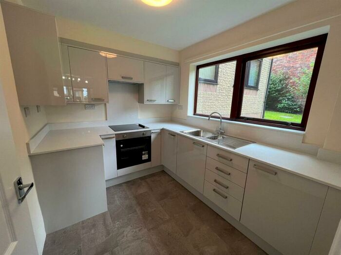 1 Bedroom Flat To Rent In High Street, Old Whittington, Chesterfield, S41