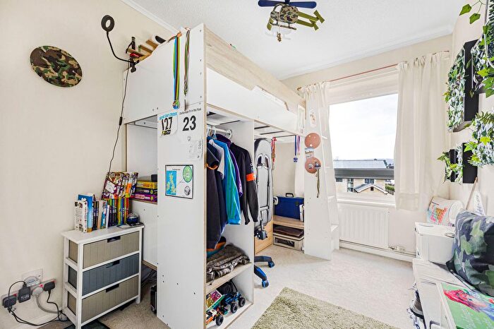 2 Bedroom Flat For Sale In Elm Court, Hillcourt Road, Pittville, Cheltenham, GL52
