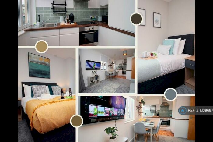 2 Bedroom Flat To Rent In Coleridge Court, Bristol, BS3