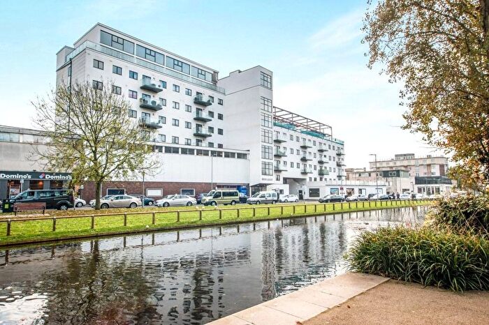 1 Bedroom Flat To Rent In Swan Court, Waterhouse Street, Hemel Hempstead, HP1