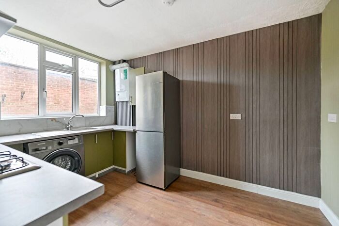 4 Bedroom Semi-detached House To Rent In Penrith Road, New Malden, KT3