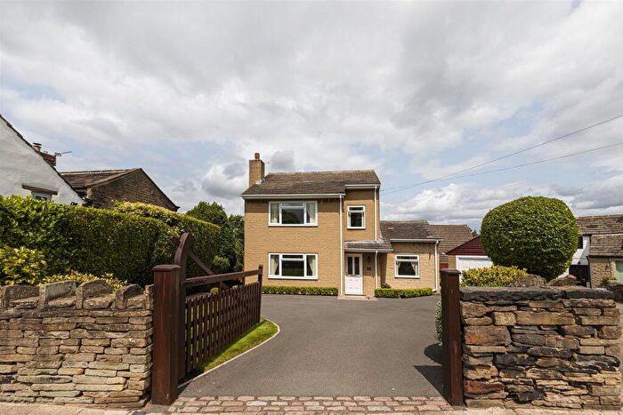 4 Bedroom Detached House For Sale In Towngate, Kirkburton, Huddersfield, HD8