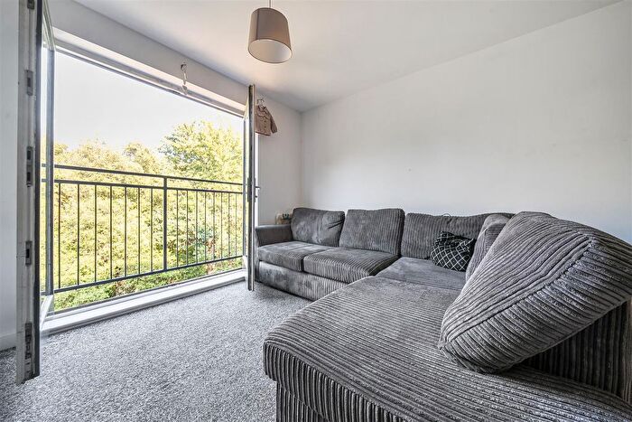 2 Bedroom Flat For Sale In Searle Drive, Priddys Hard, Gosport, PO12