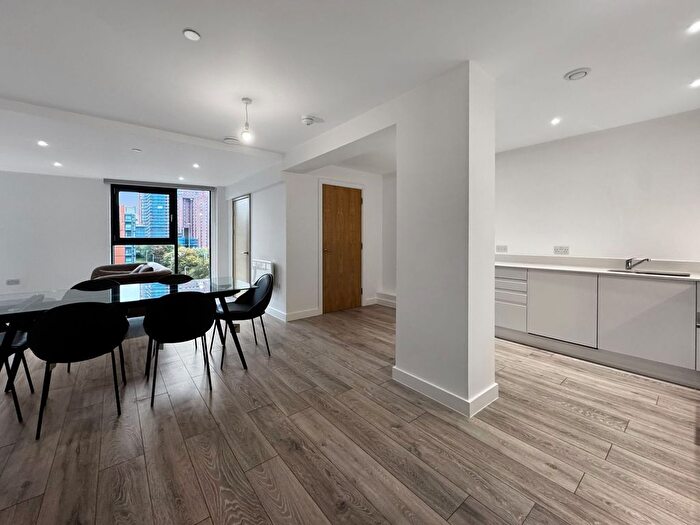 3 Bedroom Flat To Rent In The Radiant, Leeds City Centre, LS3