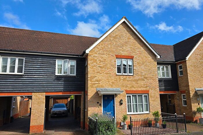 4 Bedroom Semi-detached House For Sale In Berwick Avenue, Chelmsford, CM1