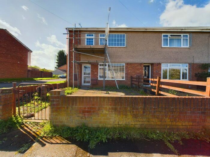 3 Bedroom End Of Terrace House To Rent In Celestine Road, Yate, BS37