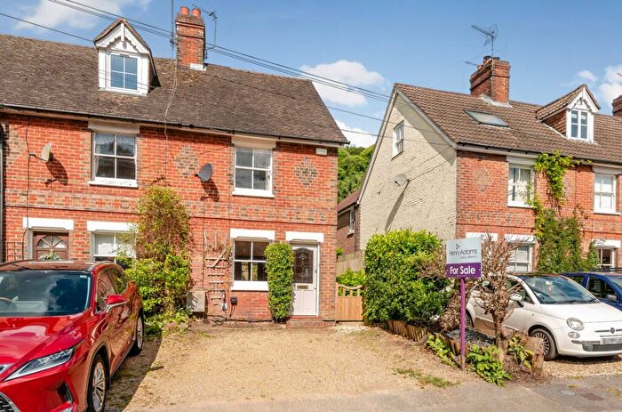2 Bedroom End Of Terrace House For Sale In Lion Lane, Haslemere, GU27
