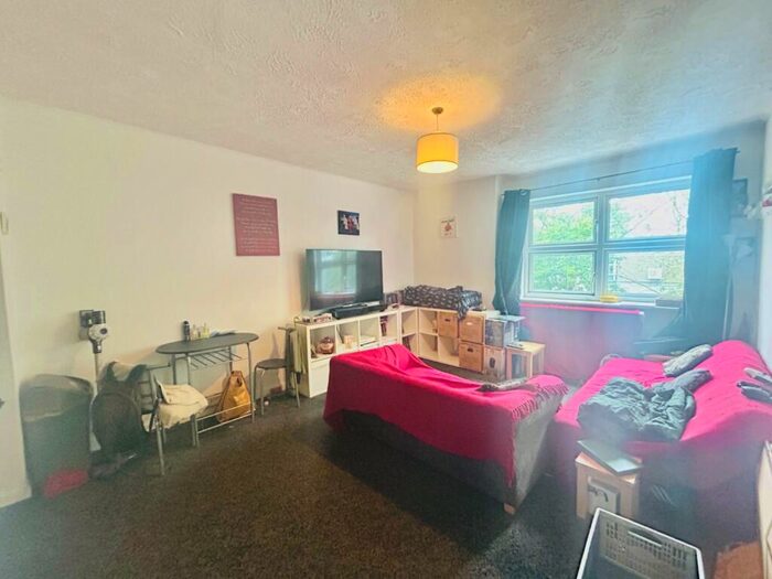 1 Bedroom Flat To Rent In Castle Street, Stockport, Greater Manchester, SK3