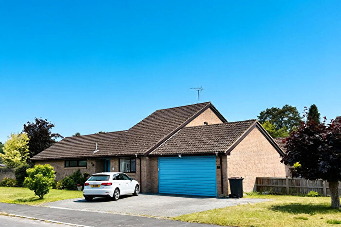4 Bedroom Chalet For Sale In Heath Road, St. Leonards, BH24