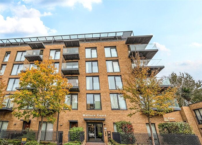 2 Bedroom Garage / Parking For Sale In Tizzard Grove, London, SE3