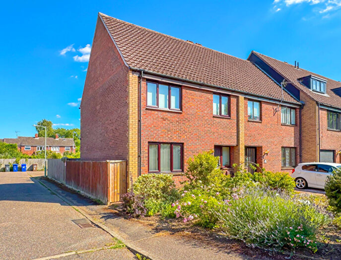 3 Bedroom End Of Terrace House For Sale In Armstrong Close, Newmarket, Suffolk, CB8