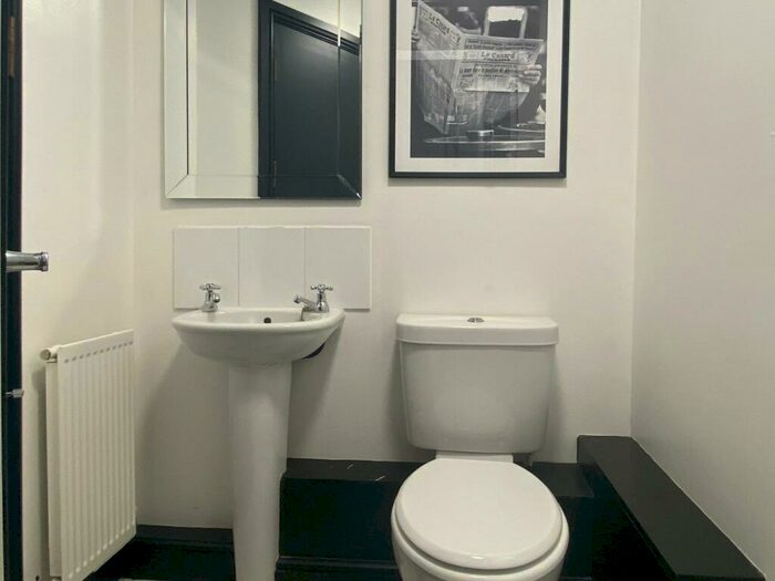 1 Bedroom Flat To Rent In Flat, The Rayner Building, LN5