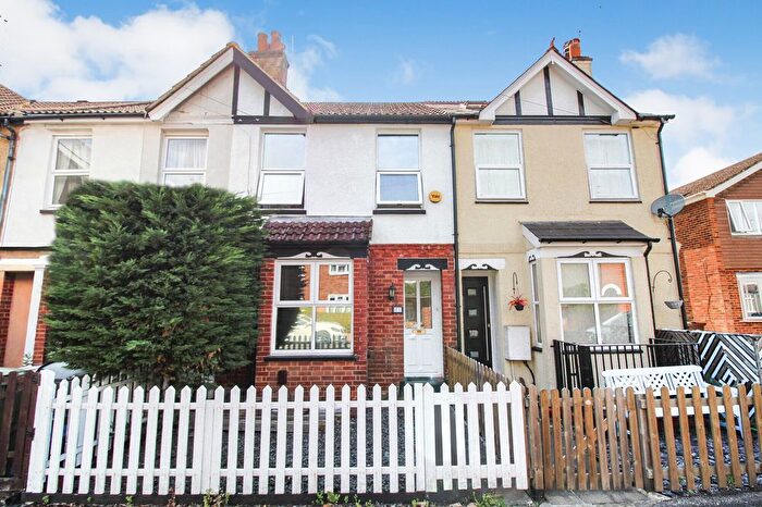 3 Bedroom Terraced House To Rent In York Road, Farnborough, GU14