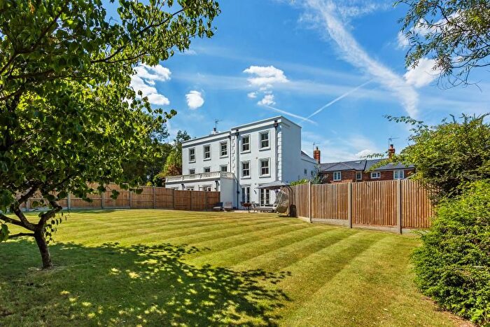 4 Bedroom Property To Rent In White House Mews, Guildford, GU4