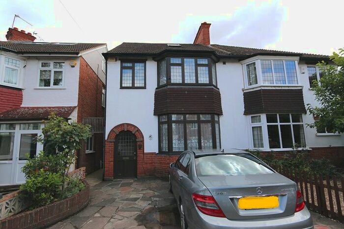 4 Bedroom Semi-Detached House To Rent In Howard Road, New Malden, KT3