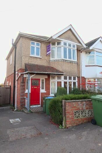 4 Bedroom Property To Rent In Kitchener Road, Southampton, SO17