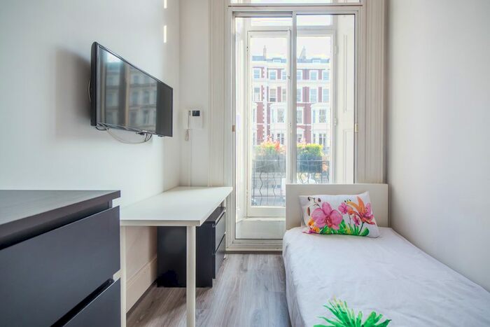 Studio To Rent In Cromwell Road, London, SW7