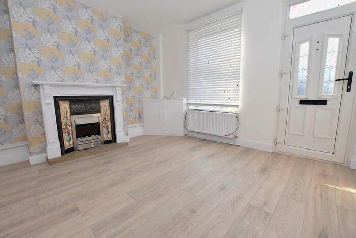 2 Bedroom End Of Terrace House To Rent In Hipper Street West, Brampton, Chesterfield, S40