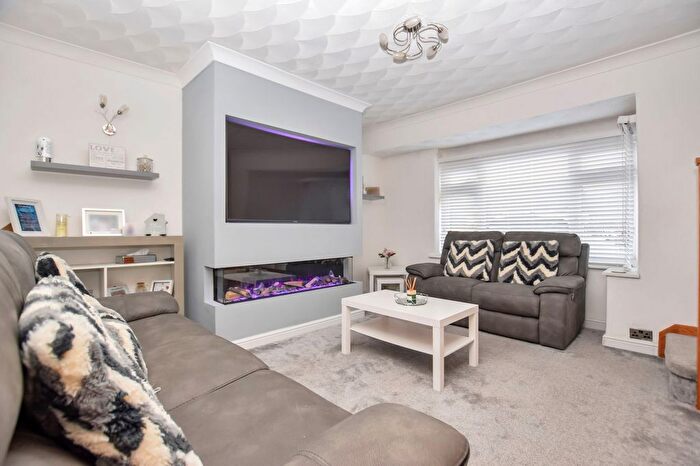 4 Bedroom Semi-Detached Bungalow For Sale In Cedar Avenue, Sutton Weaver, WA7