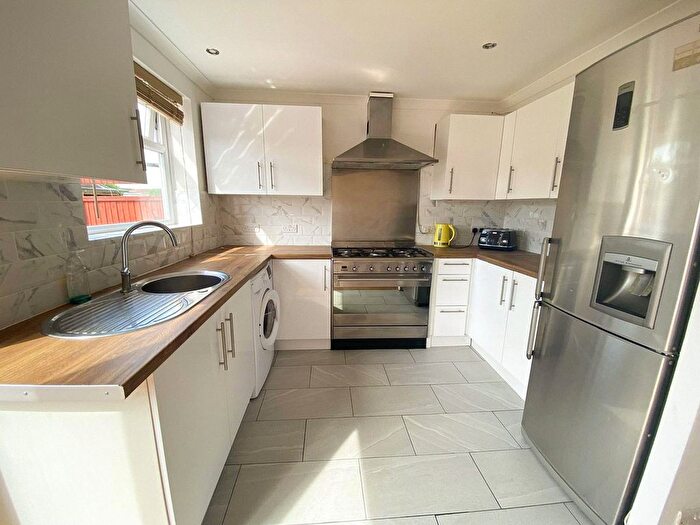 3 Bedroom Semi-Detached House To Rent In Berkeley Road, Hillingdon, Middlesex, UB10