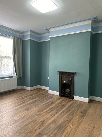 3 Bedroom Flat To Rent In Vaughan Road, Harrow, HA1